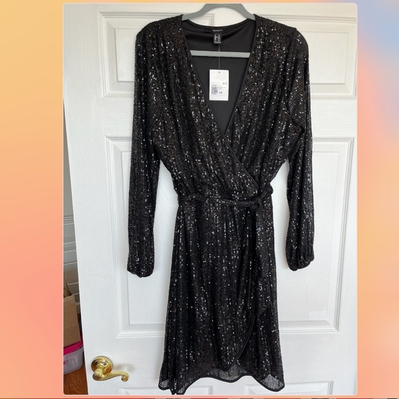 NWT Black Sequin Wrap Dress- Perfect for New Years! Forever 21 Size 1X - Picture 1 of 4
